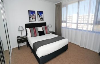 Under The Townsville Sun (694I) - Northern Rivers Accommodation 2