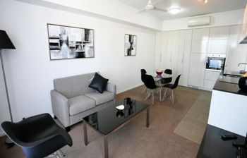 Under The Townsville Sun (694I) - Northern Rivers Accommodation 1