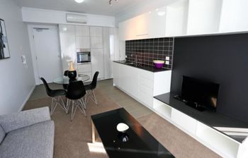 Under The Townsville Sun (694I) - Northern Rivers Accommodation 4