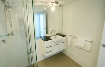 Under The Townsville Sun (694I) - Northern Rivers Accommodation 6