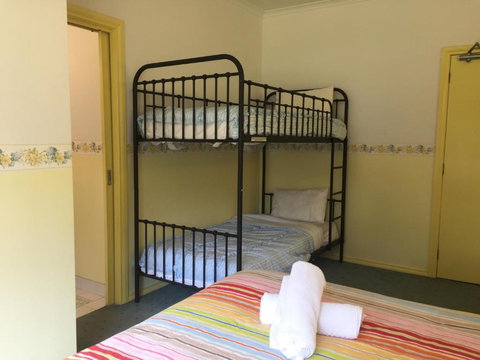 Halls Gap Tavern - Northern Rivers Accommodation 3