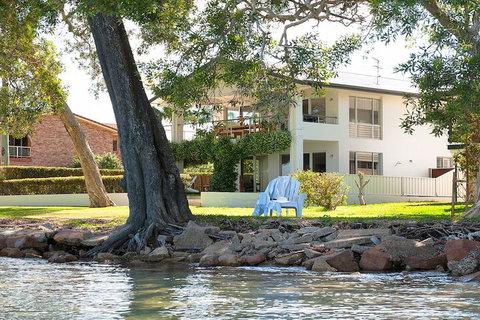Waterfront Serenity - Northern Rivers Accommodation 1