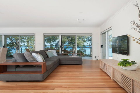 Waterfront Serenity - Northern Rivers Accommodation 6
