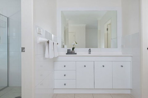 Waterfront Serenity - Northern Rivers Accommodation 4