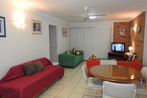 Immaculate First Floor Waterfront Unit Welsby Pde Bongaree - Northern Rivers Accommodation 3