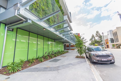 Homely Apartment In South Brisbane - Northern Rivers Accommodation 1