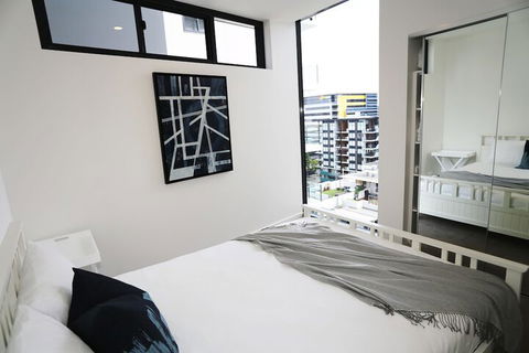 Chic Brisbane Living - Northern Rivers Accommodation 3