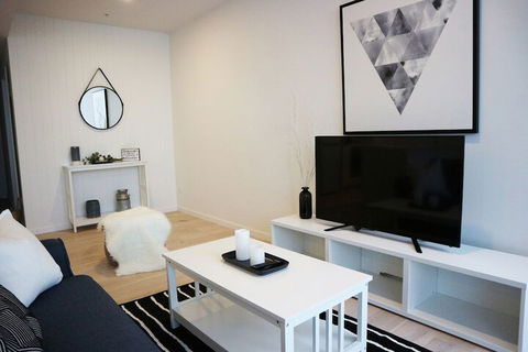 Chic Brisbane Living - Northern Rivers Accommodation 7