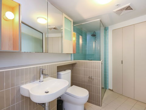 Urban Rest - Kelvin Grove - Northern Rivers Accommodation 6