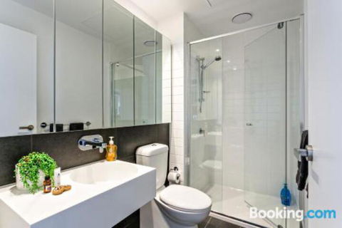 Complete Host Manhattan Apartments - Northern Rivers Accommodation 2