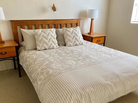5 SHOAL TOWERS 11 SHOAL BAY RD FANTASTIC LOCATION WITH WATER VIEWS - Northern Rivers Accommodation 1