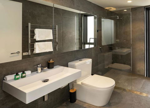 Chilam B Sophisticated Style With Views To The Lake & Mountains - Northern Rivers Accommodation 3