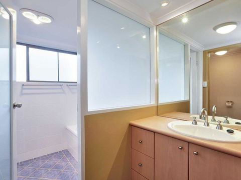 7 Skyline 12 Thurlow Avenue Unit With A WOW Factor - Northern Rivers Accommodation 5
