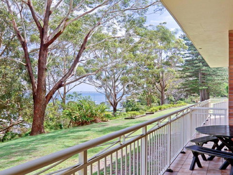 2 Fiddlers Green 62 Magnus Street Ground Floor Unit Walking Distance To Nelson Bay - Northern Rivers Accommodation 4