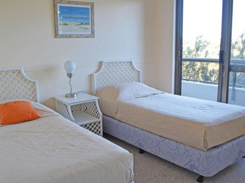 30 The Commodore 9 11 Donald Street Fabulous 3 Bedroom 2 Bathroom 2 Carspaces - Northern Rivers Accommodation 2