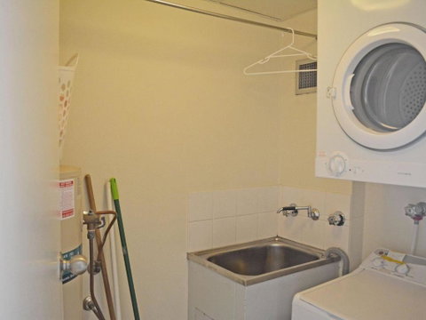 30 The Commodore 9 11 Donald Street Fabulous 3 Bedroom 2 Bathroom 2 Carspaces - Northern Rivers Accommodation 4
