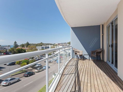 13 Cote DAzur 61 Donald Street Lovely Unit With Air Con Pool Lift & WiFi - Northern Rivers Accommodation 3