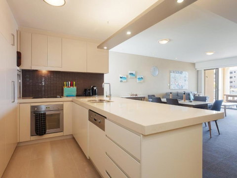 13 Cote DAzur 61 Donald Street Lovely Unit With Air Con Pool Lift & WiFi - Northern Rivers Accommodation 1