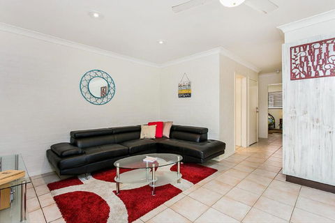 Fiesta Palms 6 Central Byron Bay - Northern Rivers Accommodation 2
