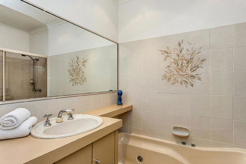 Fiesta Palms 6 Central Byron Bay - Northern Rivers Accommodation 1