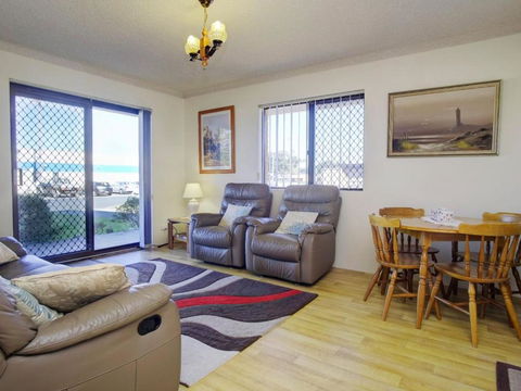 Seabreeze 6 Opposite Bowling Club - Northern Rivers Accommodation 3