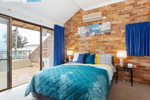 2 Yachtsman Rest 37 Victoria Parade Foxtel Aircon Waterviews - Northern Rivers Accommodation 3