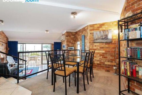 2 Yachtsman Rest 37 Victoria Parade Foxtel Aircon Waterviews - Northern Rivers Accommodation 4