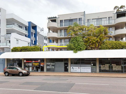 2 Peninsula Waters Three Bedroom Unit With Spacious Private Courtyard & WIFI - Northern Rivers Accommodation 1