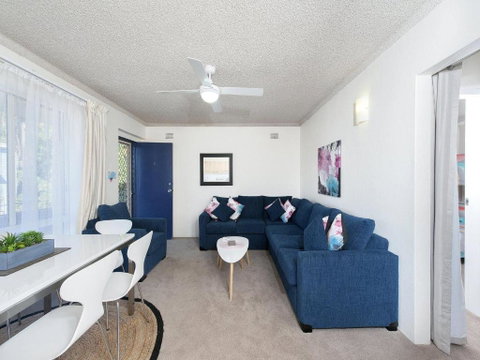 1 Shoal Towers 11 Shoal Bay Road Fantastic Unit Across The Road From Beach - Northern Rivers Accommodation 4