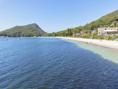 1 Shoal Towers 11 Shoal Bay Road Fantastic Unit Across The Road From Beach - Northern Rivers Accommodation 3