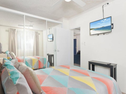 1 Shoal Towers 11 Shoal Bay Road Fantastic Unit Across The Road From Beach - Northern Rivers Accommodation 2