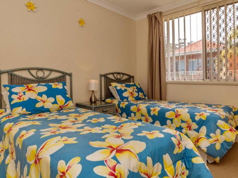 3 Sunset 11 Victoria Parade Stunning Unit Right Across From The Water - Northern Rivers Accommodation 1