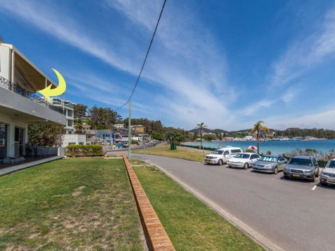 3 Sunset 11 Victoria Parade Stunning Unit Right Across From The Water - Northern Rivers Accommodation 6