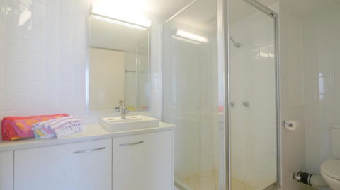 Monterey Lodge Unit 16 27 Warne Terrace. Kings Beach - Northern Rivers Accommodation 4