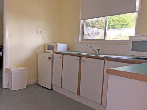 Stillwater 25 Victoria Parade Large Cottage Across From The Water Sleeping 13 - Northern Rivers Accommodation 5