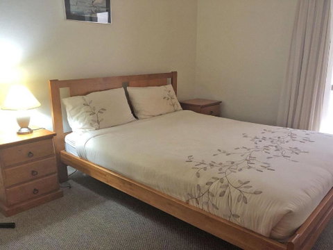 2 Tradewinds 110 Victoria Parade Fantastic Unit With Waterviews & Close To The Marina - Northern Rivers Accommodation 2
