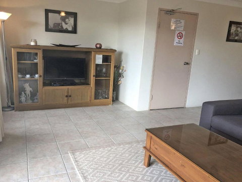 2 Tradewinds 110 Victoria Parade Fantastic Unit With Waterviews & Close To The Marina - Northern Rivers Accommodation 5