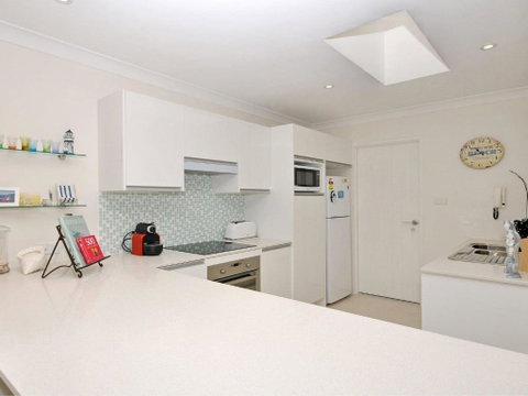 32 Bay Parklands 2 Gowrie Avenue Fantastic Unit With Air Conditioning Pool Tennis Court & Spa - Northern Rivers Accommodation 1