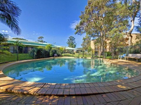 32 Bay Parklands 2 Gowrie Avenue Fantastic Unit With Air Conditioning Pool Tennis Court & Spa - Northern Rivers Accommodation 3