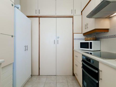 1 Little Hut 20 Kurrawa Close Spectacular Water Views NBN & Air Conditioned - Northern Rivers Accommodation 5