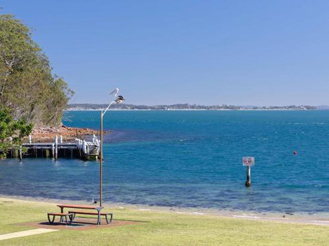 1 Little Hut 20 Kurrawa Close Spectacular Water Views NBN & Air Conditioned - Northern Rivers Accommodation 2
