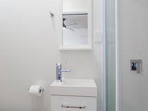 2 The Helm 22 Voyager Cl Stunning Waterfront Unit With Air Conditioning - Northern Rivers Accommodation 4