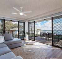 1 The Poplars 34 Magnus St. panoramic water views pool aircon  WIFI - Northern Rivers Accommodation
