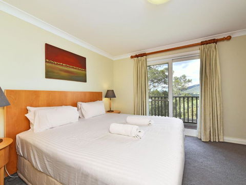 Villa Executive 2br Moscato Resort Condo Located Within Cypress Lakes Resort (nothing Is More Central) - Northern Rivers Accommodation 4