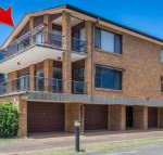 COLUMBIA VIEWS 2 / 9 COLUMBIA CLOSE AIRCON WIFI NETFLIX VIEWS  BOAT PARKING - Northern Rivers Accommodation