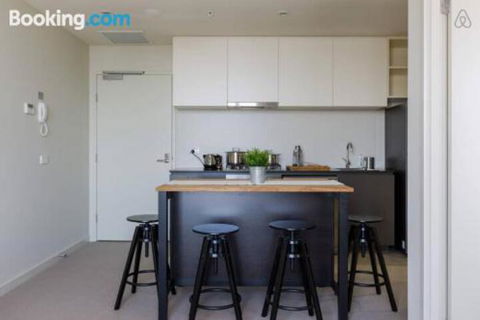 A Cozy CBD Suite With Spectacular City Views - Northern Rivers Accommodation 5