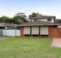 Willows at the Bay 111 Horace St. Large House with Aircon WIFI  Boat Parking. - Northern Rivers Accommodation