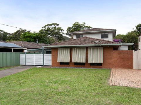 Willows At The Bay 111 Horace St. Large House With Aircon WIFI & Boat Parking. - Northern Rivers Accommodation 0