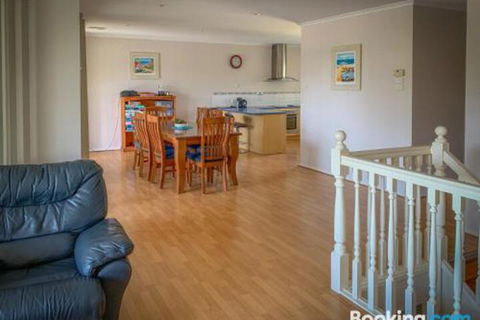 Endeavour 6 - Northern Rivers Accommodation 6