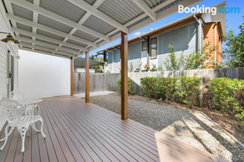 Mudjimba Island Beach House - Northern Rivers Accommodation 5